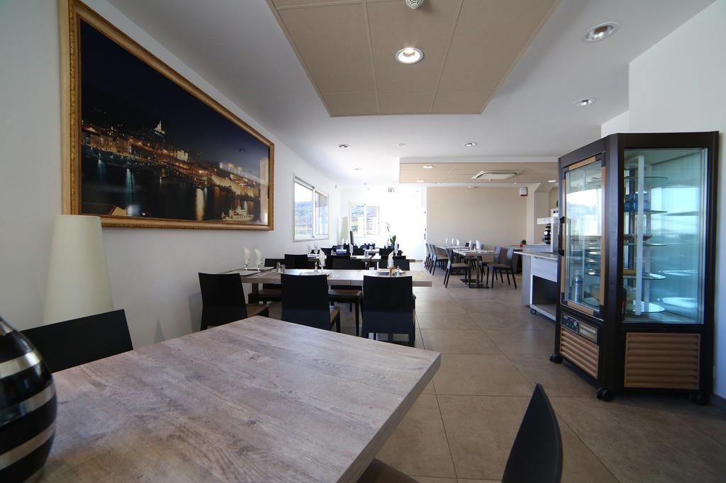 Hotel Restaurant Les Pielettes Le Rove Екстериор снимка