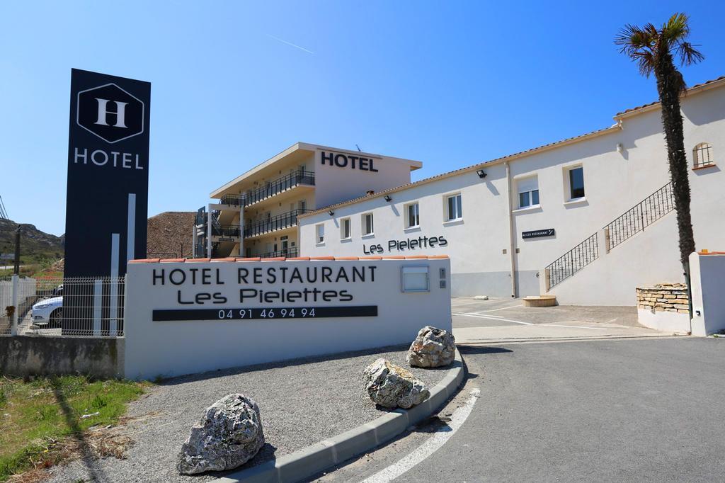Hotel Restaurant Les Pielettes Le Rove Екстериор снимка