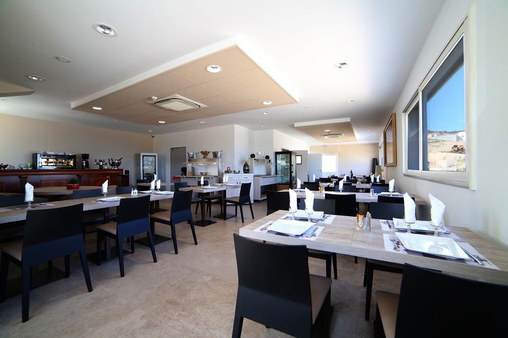 Hotel Restaurant Les Pielettes Le Rove Екстериор снимка